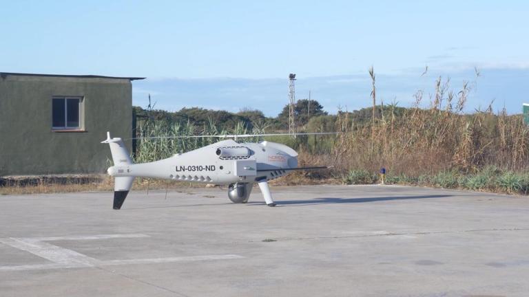 Imagen noticia: Dron parado en pista - Ministerio de Transportes, Movilidad y Agenda Urbana.
