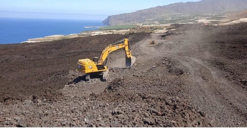 Imagen noticia: Imágenes de la ejecución de la nueva carretera entre Puerto Naos y Tazacorte - Ministerio de Transportes, Movilidad y Agenda Urbana.