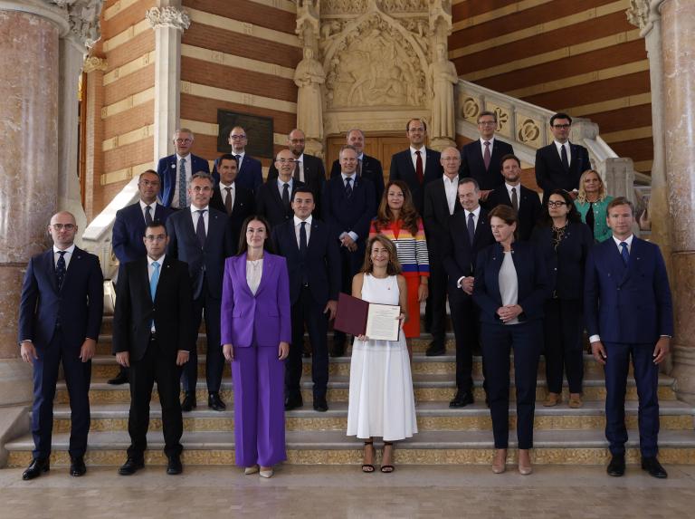 Imagen noticia: Raquel Sánchez muestra la Declaración de Barcelona ante los ministros de Transportes de la Unión Europea