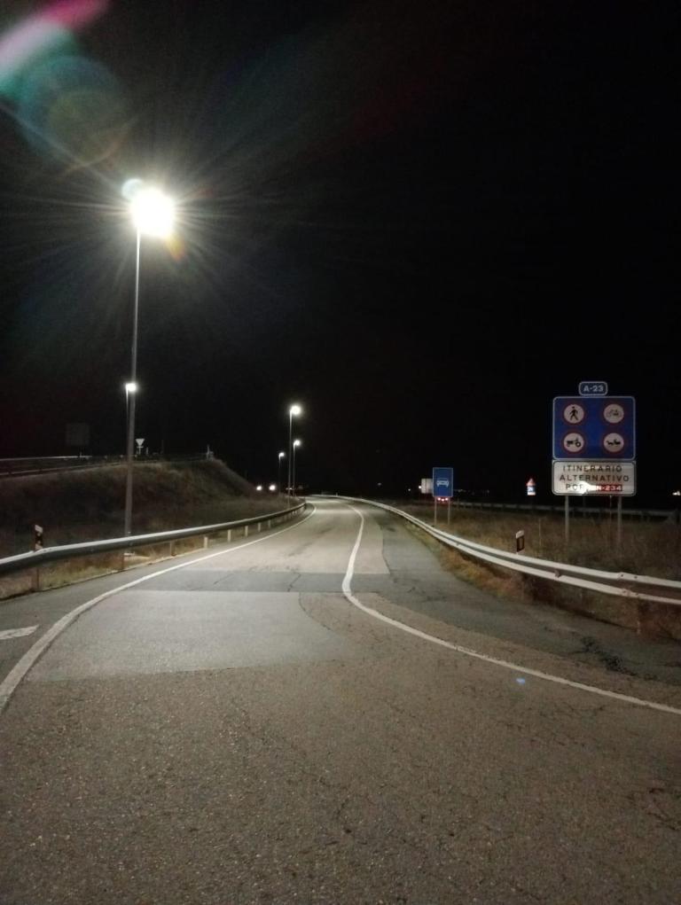 Imagen noticia: Carretera con iluminación nocturna - Ministerio de Transportes, Movilidad y Agenda Urbana.