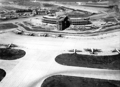 Foto del Aeropuerto de Madrid-Barajas nueva terminal T2 en obras 1954